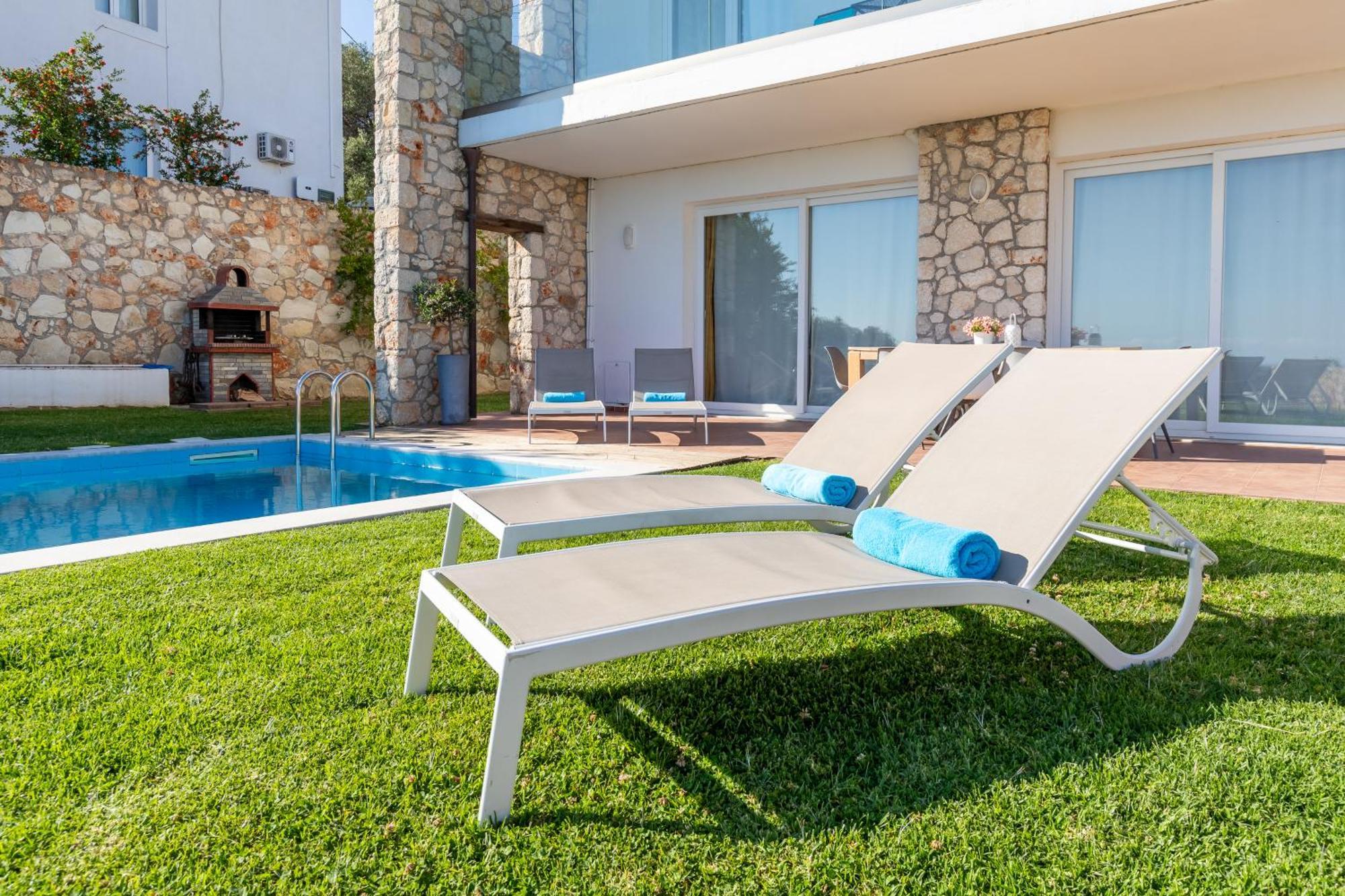 Villa Penelope Galatas  Exterior photo